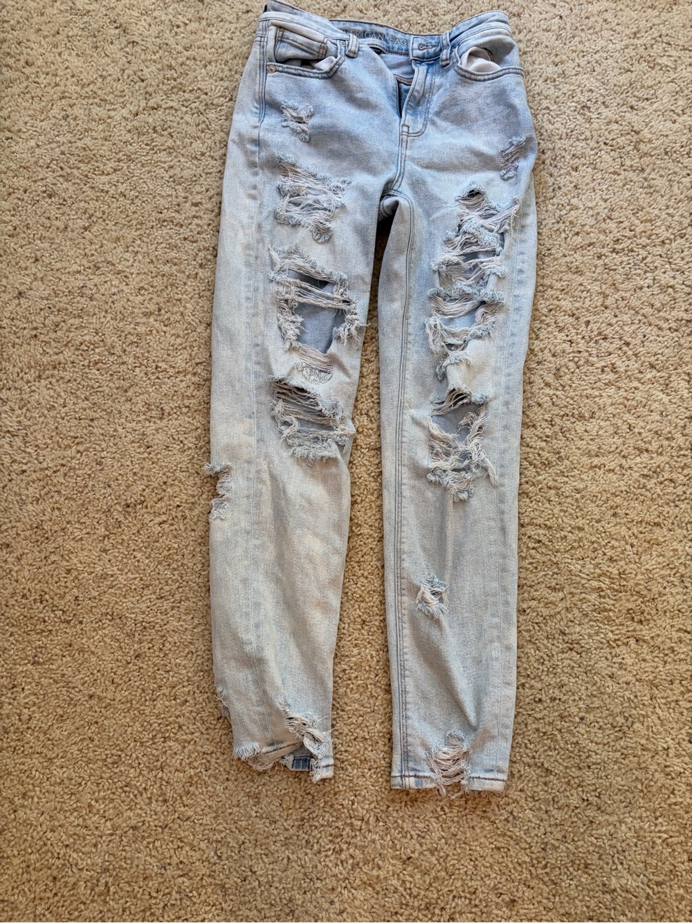 American Eagle Outfitters Light Wash Distressed Jeans